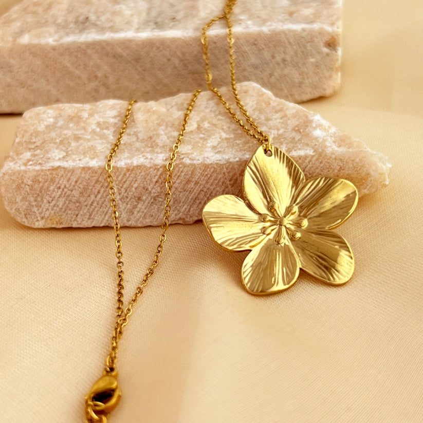 Flower Blossom Pendant Necklace