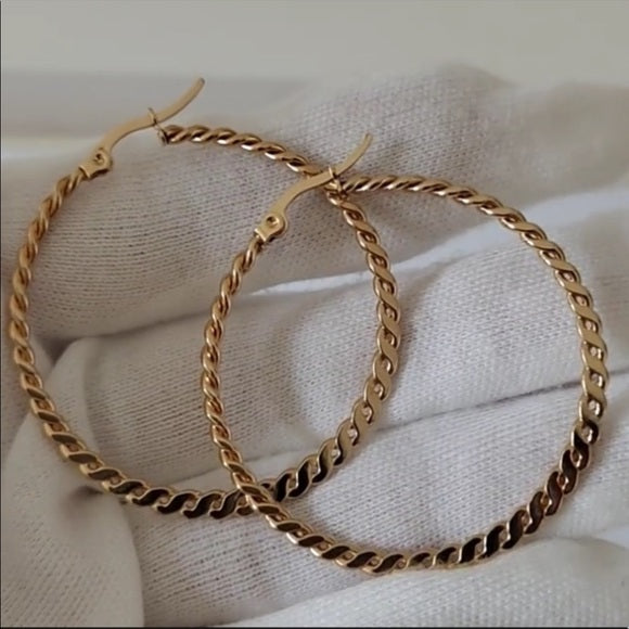 Twisted Gold Hoop Earrings