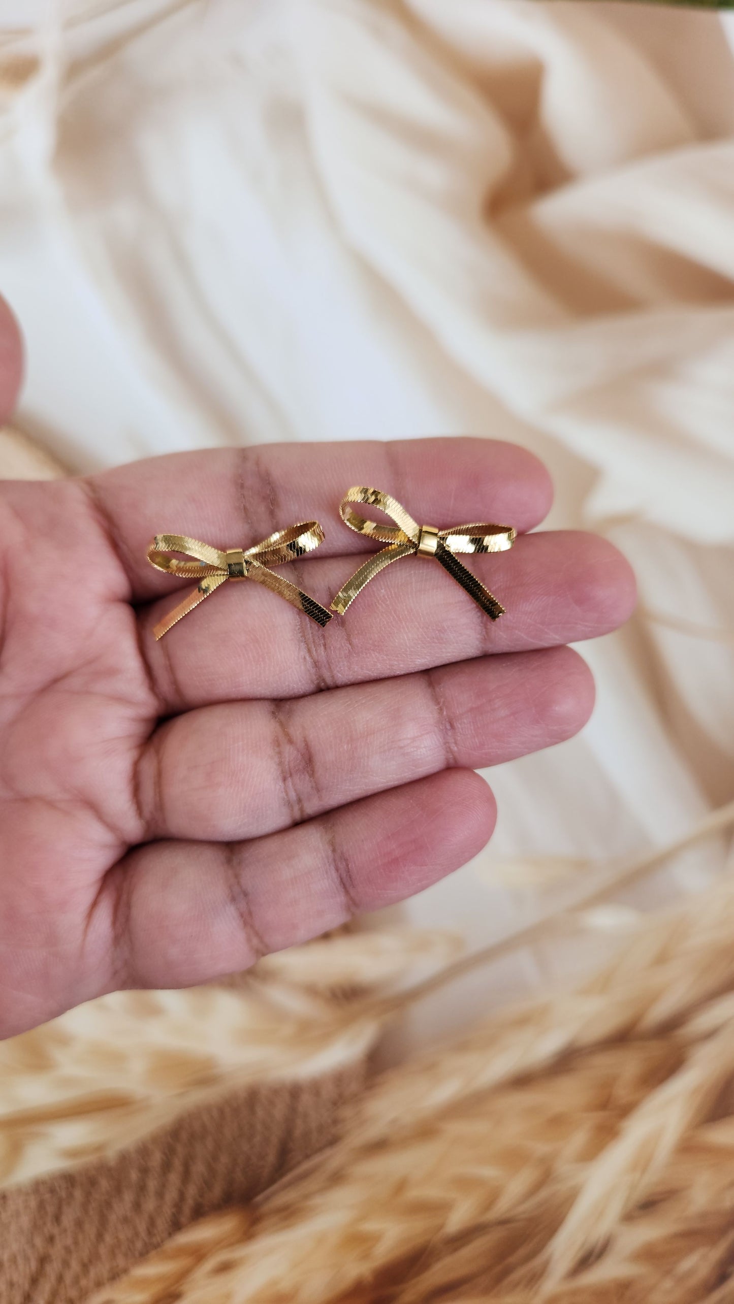 Elegant Bow Knot Stud Earrings